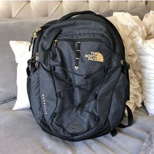 💕 North Face backpack.